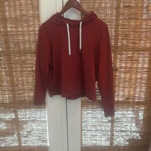 Vuori Halo Essential Hoodie.